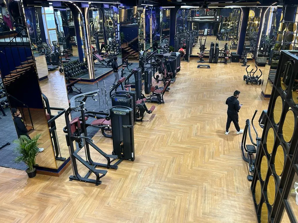 Gold's Gym interior, Karol Bagh New Delhi